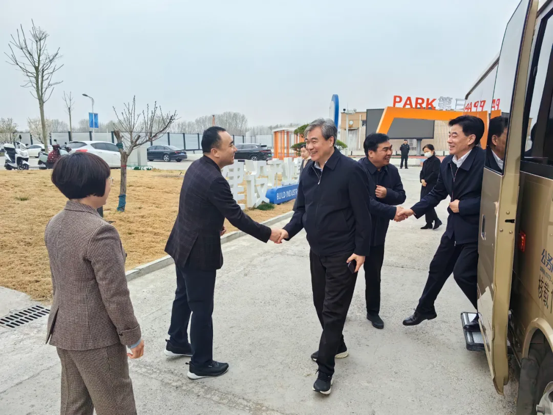 新乡市政协主席王新军一行考察调研瑞隆科技